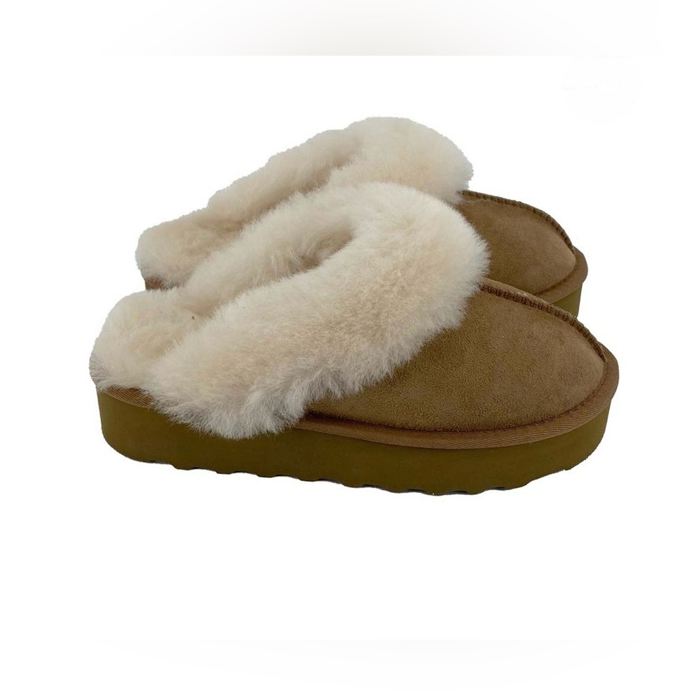 Kirkland Women’s Tan Shearling Platform Slippers Size 8 - Picture 2 of 4